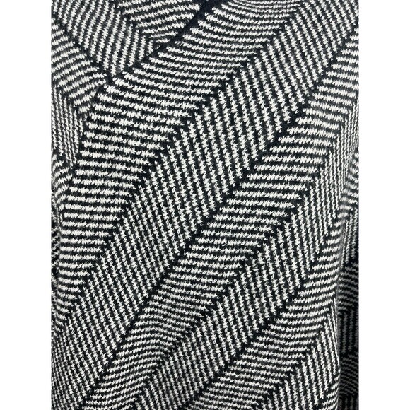Eyefull Black Gray Striped Houndstooth Pullover Knit Tassled Cape Poncho NWT S/M - Picture 5 of 12